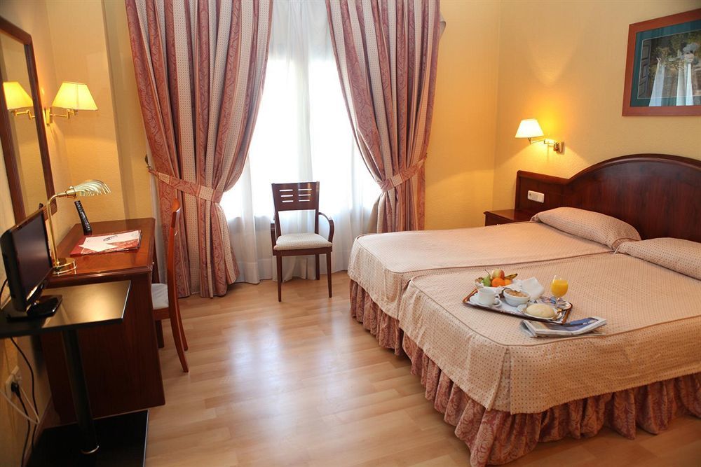 Hotel Trafalgar Jerez de la Frontera Bilik gambar