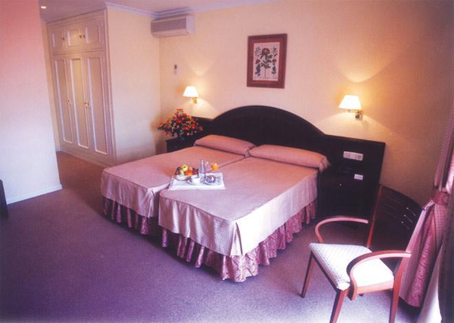 Hotel Trafalgar Jerez de la Frontera Bilik gambar